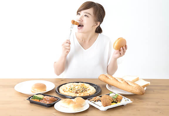 睡眠不足・脂っこい食事などの生活習慣の乱れ