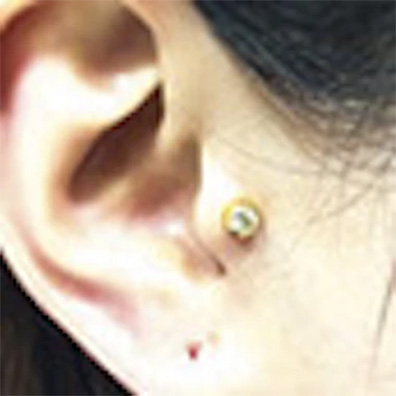 トラガス・軟骨ピアス